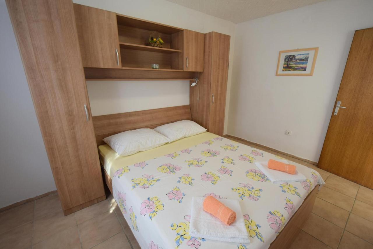 Apartments Buturajac Krk Town Esterno foto
